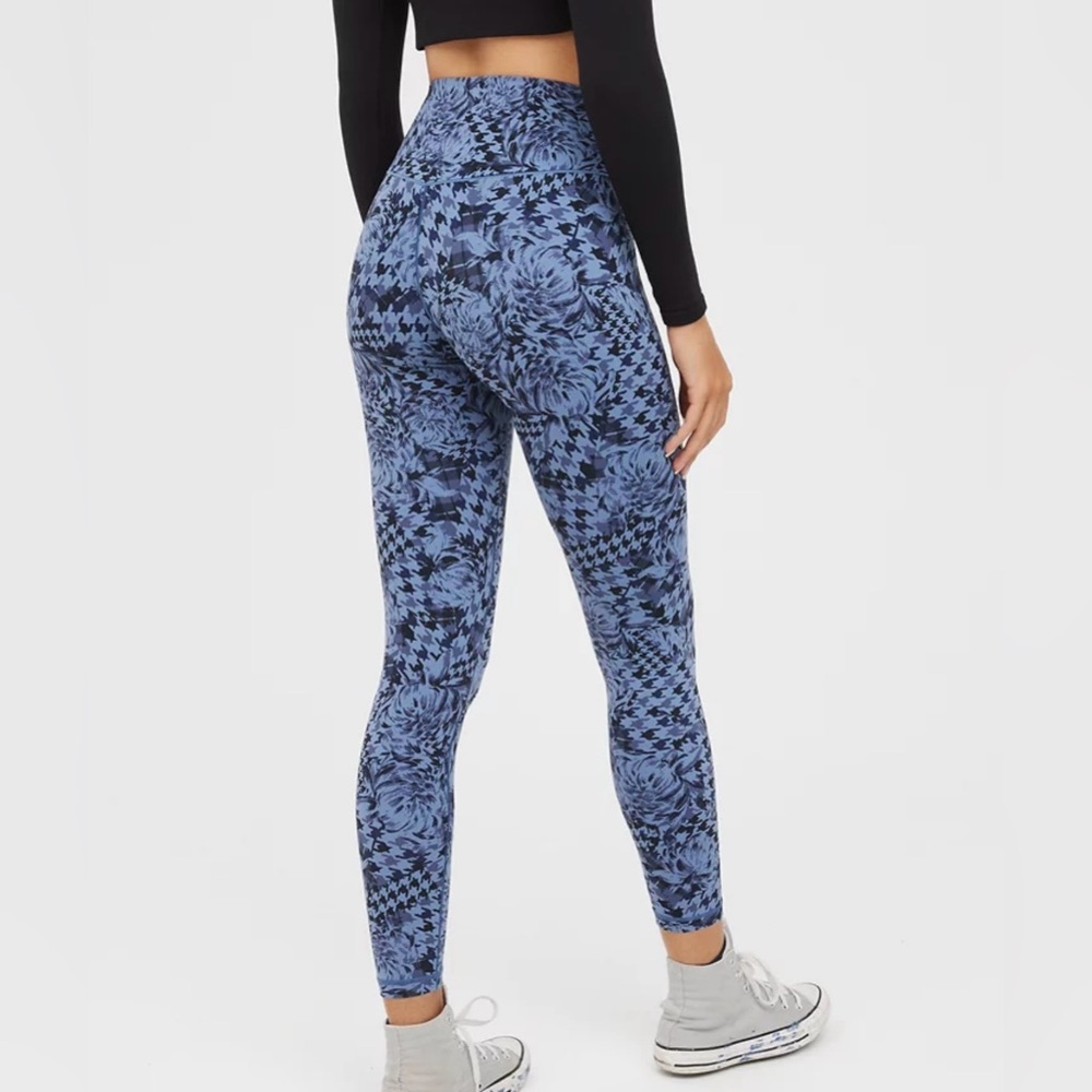• AERIE OFFLINE Real Me/ Xtra Floral Leggings